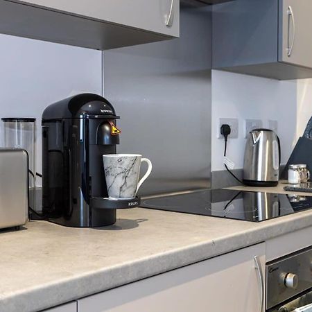 Modern 2 Bed Salford Apartment Stunning Views Manchester Zewnętrze zdjęcie