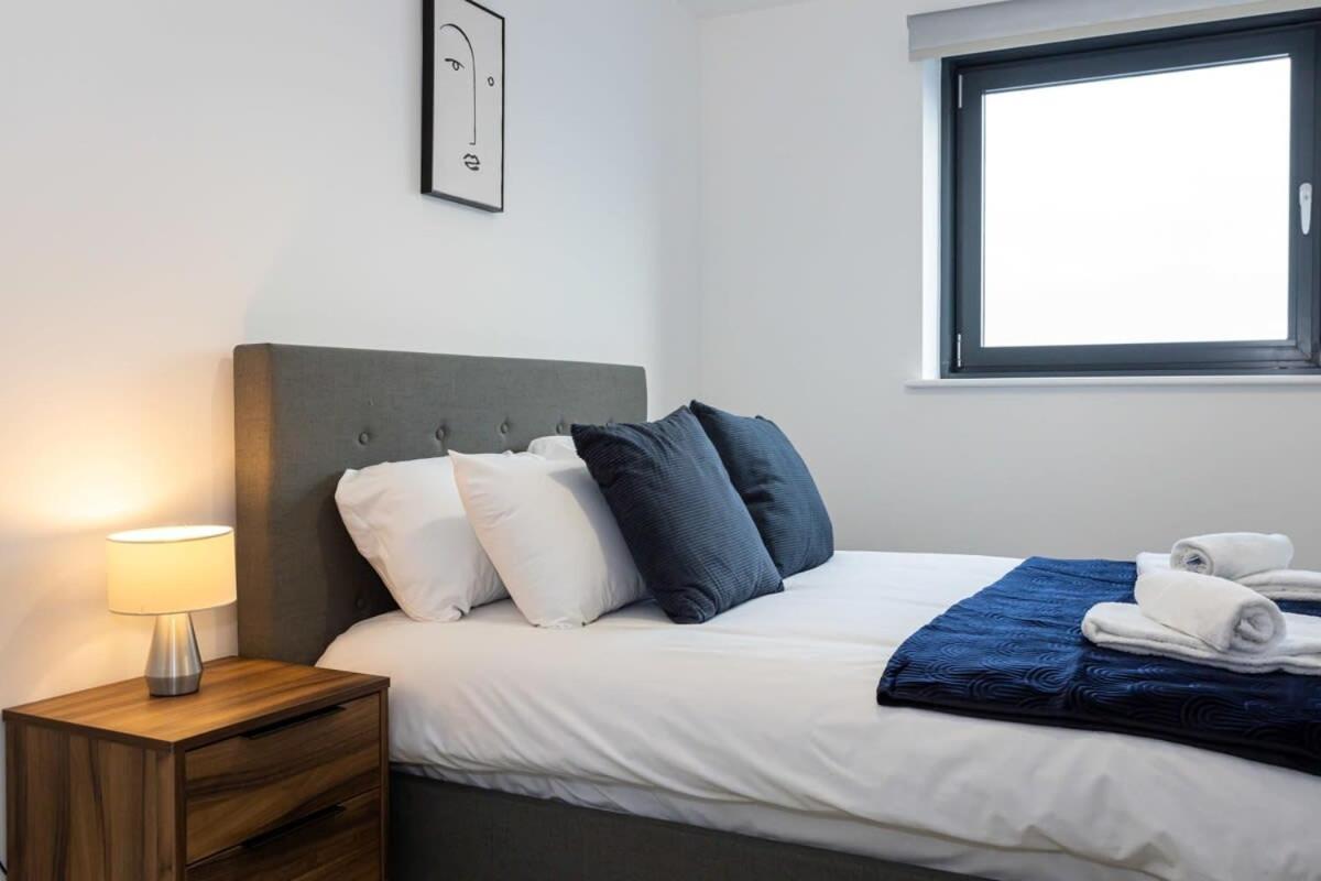 Modern 2 Bed Salford Apartment Stunning Views Manchester Zewnętrze zdjęcie