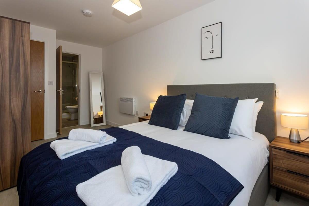Modern 2 Bed Salford Apartment Stunning Views Manchester Zewnętrze zdjęcie