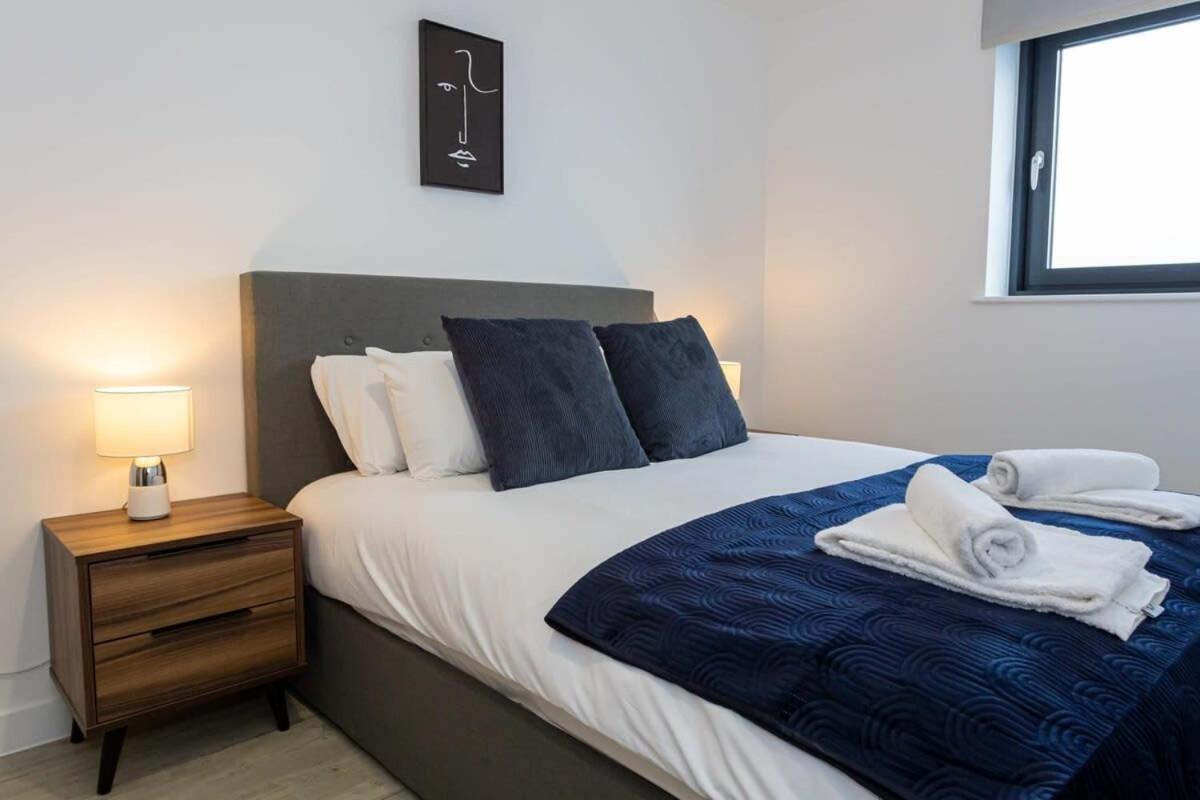 Modern 2 Bed Salford Apartment Stunning Views Manchester Zewnętrze zdjęcie