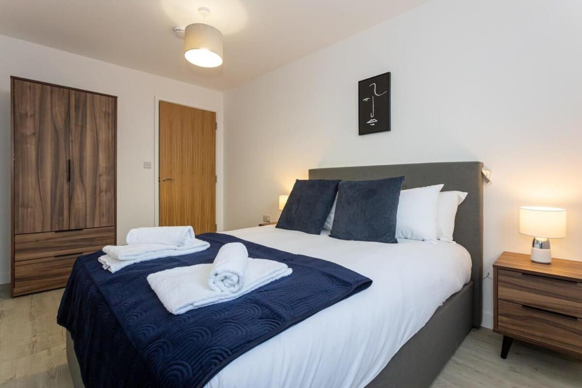 Modern 2 Bed Salford Apartment Stunning Views Manchester Zewnętrze zdjęcie