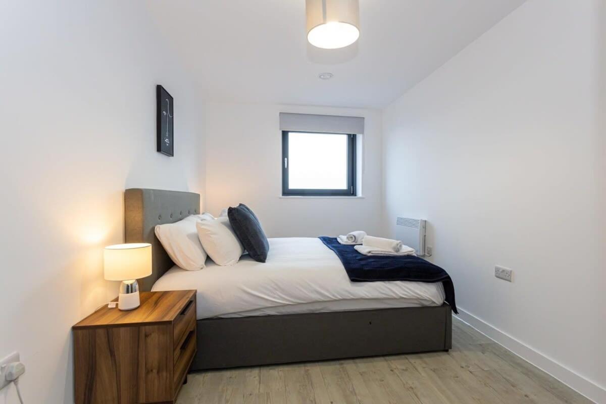 Modern 2 Bed Salford Apartment Stunning Views Manchester Zewnętrze zdjęcie