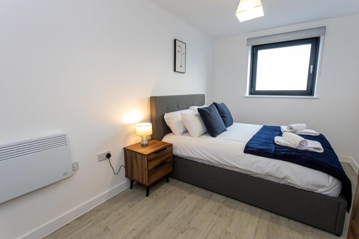 Modern 2 Bed Salford Apartment Stunning Views Manchester Zewnętrze zdjęcie